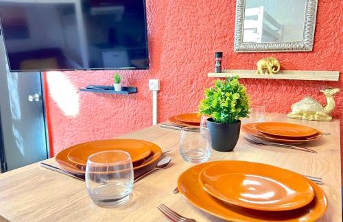 Chasseneuil-du-Poitou Apartment | Charming Le Riad Studio: Child-Friendly Near Futuroscope
