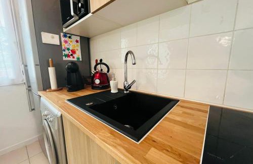 Narbonne Apartment | Relax at Le Rimini: Private Parking & Free Wifi Awaits