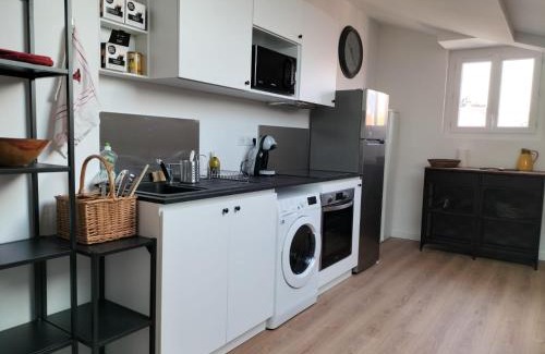Marengo - Jolimont Apartment | Le Riquet: Cozy 2-Room Getaway Near the Train Station