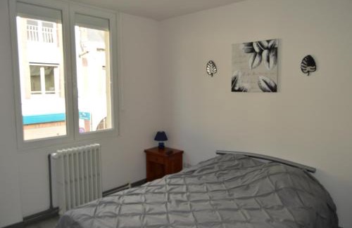 Montfort-sur-Risle Hotel | Cozy Oceanfront Getaway at Le Risle - Pet Friendly Stay