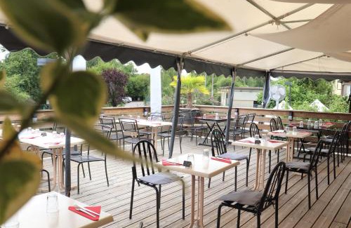 Montfort-sur-Risle Hotel | Cozy Oceanfront Getaway at Le Risle - Pet Friendly Stay