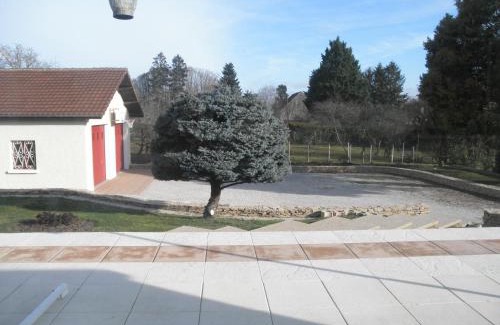 Allerey-sur-Saone Bed & Breakfast | Experience Le Rive De Saone: Pet-Friendly and Family Approved