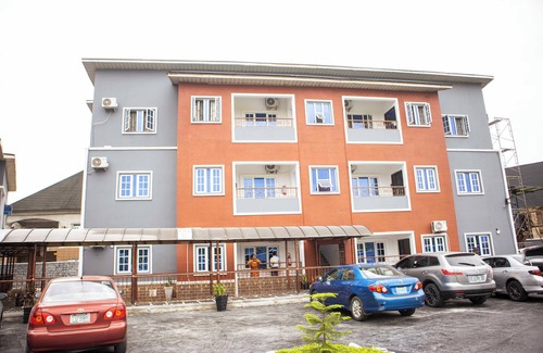 Yenagoa Apartment | Cozy Le Rivera Apartments with Kitchen & Breakfast Amenities