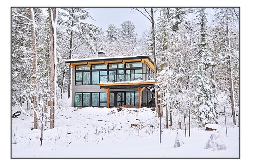 Wakefield Cottage | Experience Le Riverain: Modern Cottage by the River