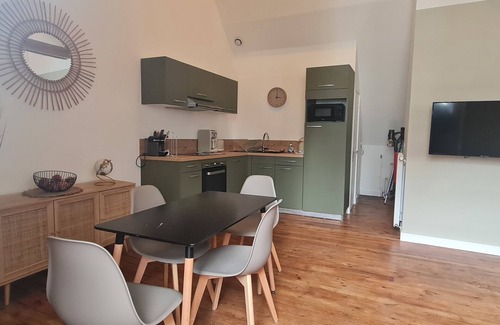 Pontivy Apartment | Top Floor Retreat at Le Rivoli with Kitchen Amenities