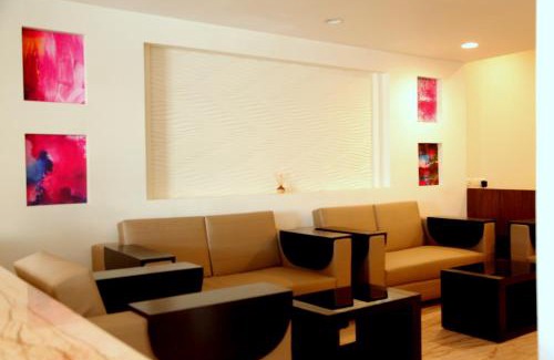Jammu Hotel | Convenient Stay at Le Roi Jammu Near Railway Station
