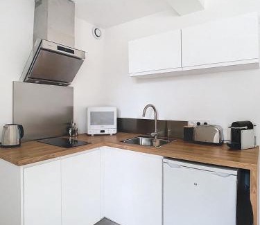 La Penne-sur-Huveaune Apartment | Le Romarin Bas de villa T2 avec jardin et parking au pied de la Forêt
