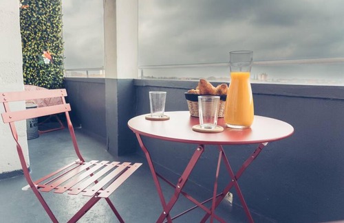 Dunkerque Centre Apartment | Discover Le Rose - Centre Ville with Free Wifi & Family-Friendly