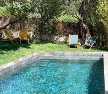 Le Lavandou Apartment | Discover Le Rossignol: 4-Star Oceanfront Retreat