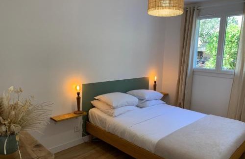 Le Lavandou Apartment | Discover Le Rossignol: 4-Star Oceanfront Retreat