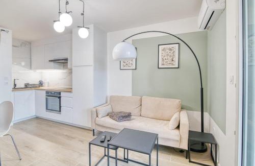 Quartier Croix-Daurade House | Bright and Cozy Le Rostand with Kitchen & WIFI Access