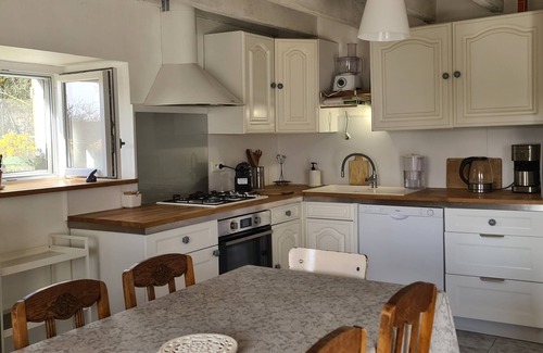 Fontanes-du-Causse Villa | Exceptional le Roudoulous: Ocean View & Pet Friendly Stay