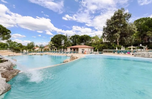 Rouret Apartment | Relaxing Ocean View House for 8 with Pool & Spa