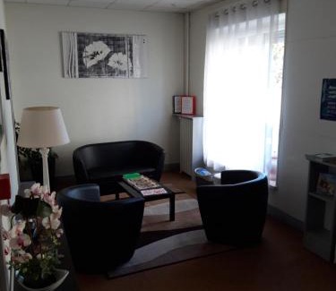 Chaumont Hotel | Pet-Friendly Le Royal: Guest Rated 8.7/10 with Dining