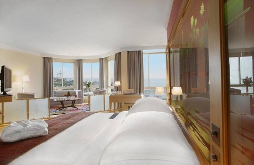 Bneid Al Qar Hotel | Relaxing Retreat at Le Royal Hotel: Pool & Spa Awaits