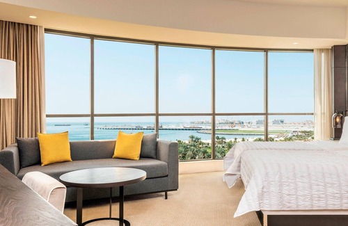 Dubai Marina Hotel | Experience Elegance at Le Royal Meridien Beach Resort
