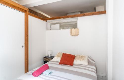 Saint-Etienne Apartment | Cozy Le Rubis des Carmes - Family-Friendly Retreat Awaits