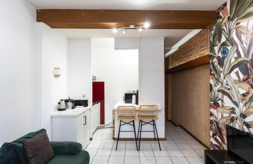 Saint-Etienne Apartment | Cozy Le Rubis des Carmes - Family-Friendly Retreat Awaits