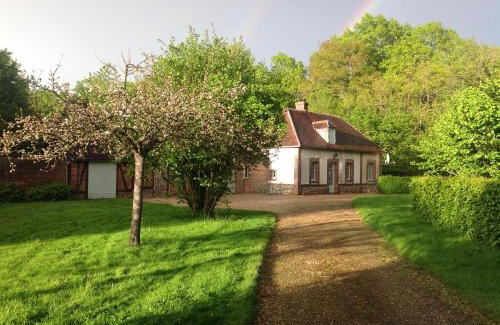 Bois-Normand-Pres-Lyre House | Pet-Friendly Retreat at Le Rucher with Breakfast Included