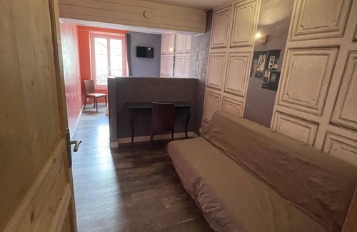 Bazouges-la-Perouse Bed & Breakfast | Discover Le Ruppione: Family-Friendly with Dining Delights