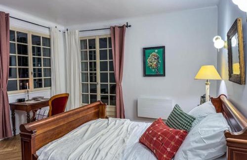 Leguevin Villa | Elegant Stay at Raffinement d'Autrefois in Leguevin