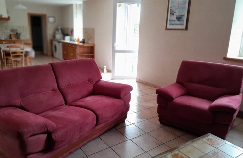 Plouaret House | Pet-Friendly Retreat at Le Rustrio - PLOUARET, Rated 10/10