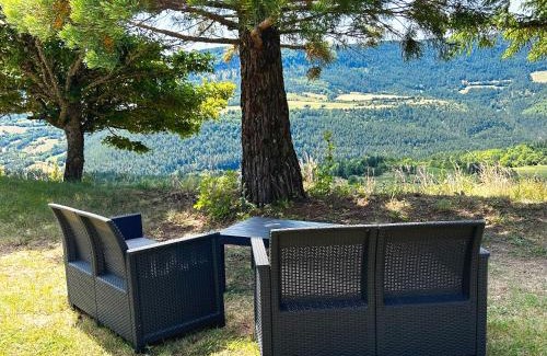 Pelouse House | Le Séquoia - Vue Extraordinaire - Nature - Calme - Netflix - Wifi - Randonnée