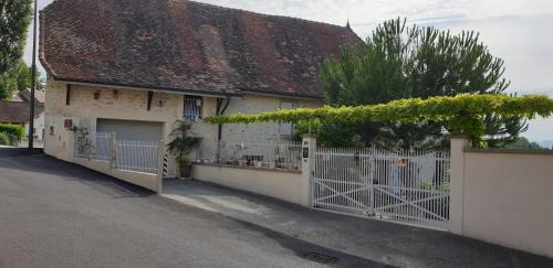 Creys-Mepieu House | Pet-Friendly Retreat at Le(s) Nichoir(s) Pusignieu