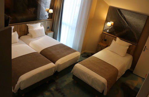 Beauvoir Hotel | Family-Friendly Retreat at Le Saint Aubert with Breakfast