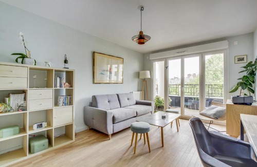 Saint-Cyr-l'Ecole Apartment | Discover Le Saint Cyr: Family and Pet-Friendly Retreat