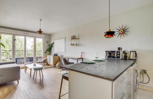 Saint-Cyr-l'Ecole Apartment | Discover Le Saint Cyr: Family and Pet-Friendly Retreat