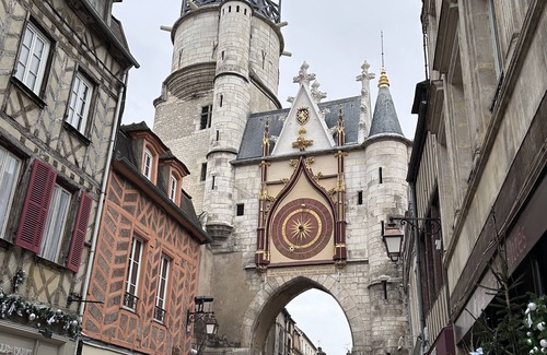 Auxerre Apartment | Relaxing Retreat at Le Saint Eusèbe with Spa & Hot Tub