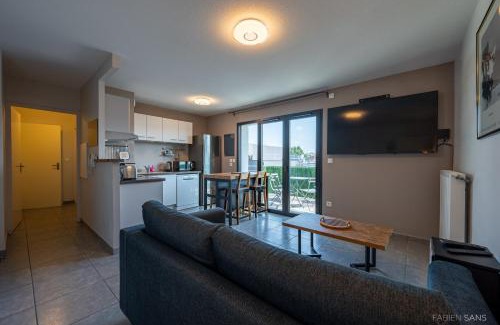 Toulouse South-East Apartment | Prime Location Getaway: Le Saint Exupéry with Balcony