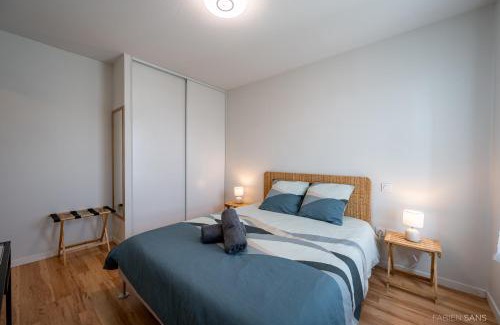 Toulouse South-East Apartment | Prime Location Getaway: Le Saint Exupéry with Balcony