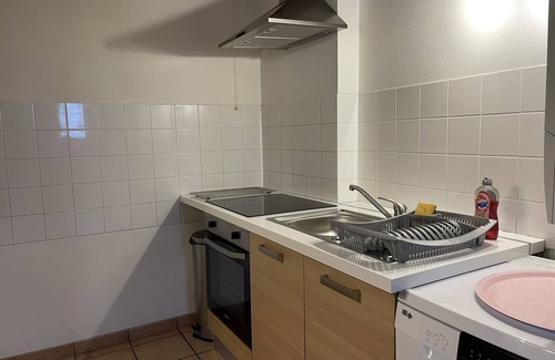 Auxerre Apartment | Discover Le Saint-Nicolas: City View Apartment with Kitchen