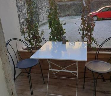 Faubourg North Apartment | Family-Friendly Le SAMBIN-TERRASSE in the City Center
