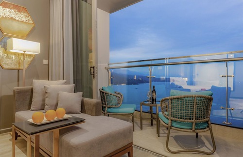 Son Tra Hotel | Discover Le Sands Oceanfront Danang: Guest Rated 9.8/10