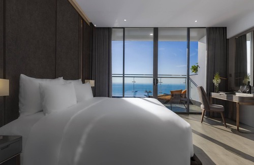 Son Tra Hotel | Discover Le Sands Oceanfront Danang: Guest Rated 9.8/10