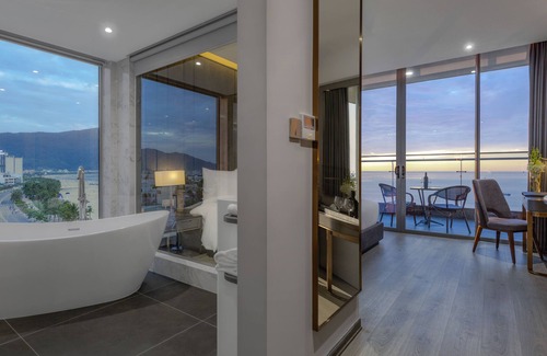 Son Tra Hotel | Discover Le Sands Oceanfront Danang: Guest Rated 9.8/10