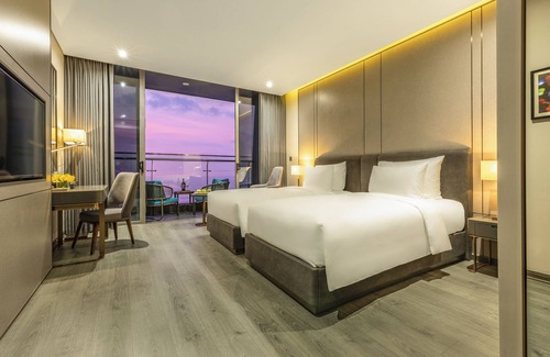 Son Tra Hotel | Discover Le Sands Oceanfront Danang: Guest Rated 9.8/10