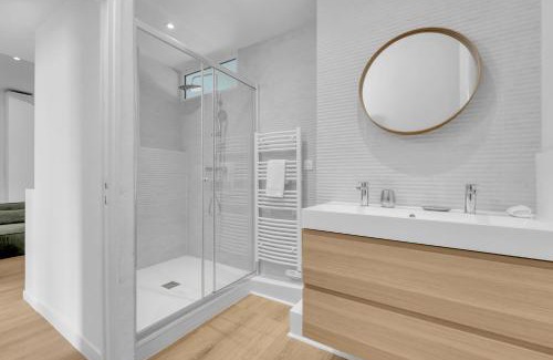 Cote Pavee Apartment | Family-Friendly Le Sant Salvador Near the Canal - Rated 9/10