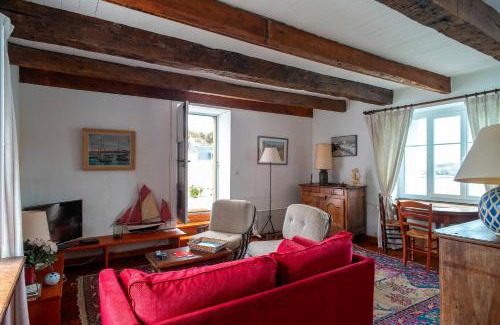 Sauzon House | Le Sauzon - Port Views & Beach Proximity for Families