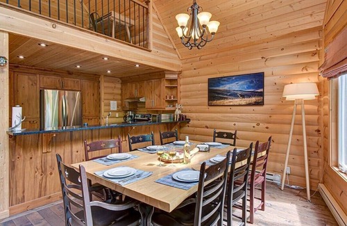 Amherst Apartment | Cozy Log Cabin Retreat with Spa and Hot Tub Awaits You