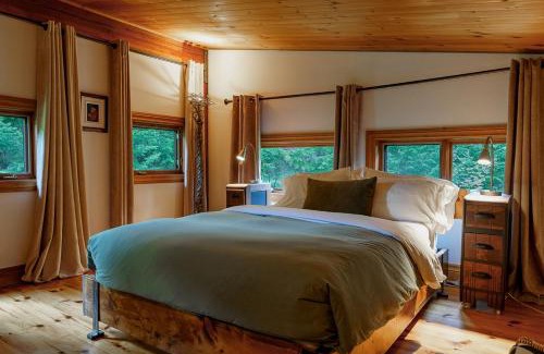 Val David Ski Chalet | Relaxing Retreat at Le Sculptural Exitchalets Spa
