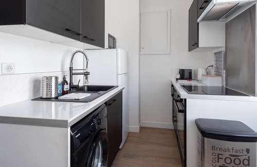 Brotteaux Apartment | Peaceful Getaway for Two at Le Select sur Cour in Lyon