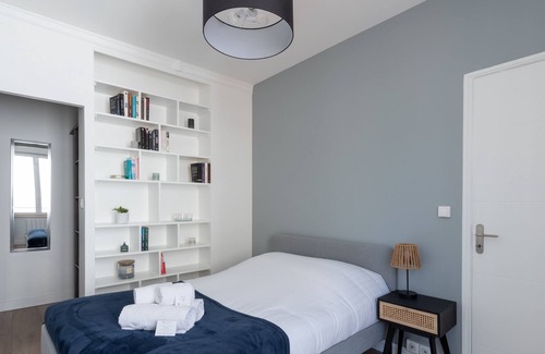 Brotteaux Apartment | Peaceful Getaway for Two at Le Select sur Cour in Lyon