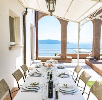 Pulciano Villa | Beautiful Le Selve Lake View Villas: Pet-Friendly Retreat