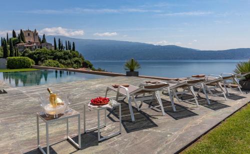 Pulciano Villa | Beautiful Le Selve Lake View Villas: Pet-Friendly Retreat