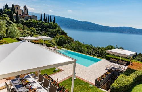 Pulciano Villa | Beautiful Le Selve Lake View Villas: Pet-Friendly Retreat