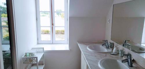Velles Bed & Breakfast | Family-Friendly Le Sequoia with Pool & Pet Amenities